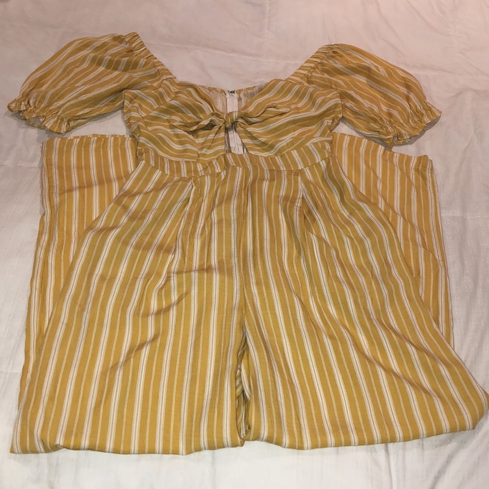 🆕💛Jumpsuit Butter Yellow! stripe! zip back! 2 side pockets! Tie bust front! M